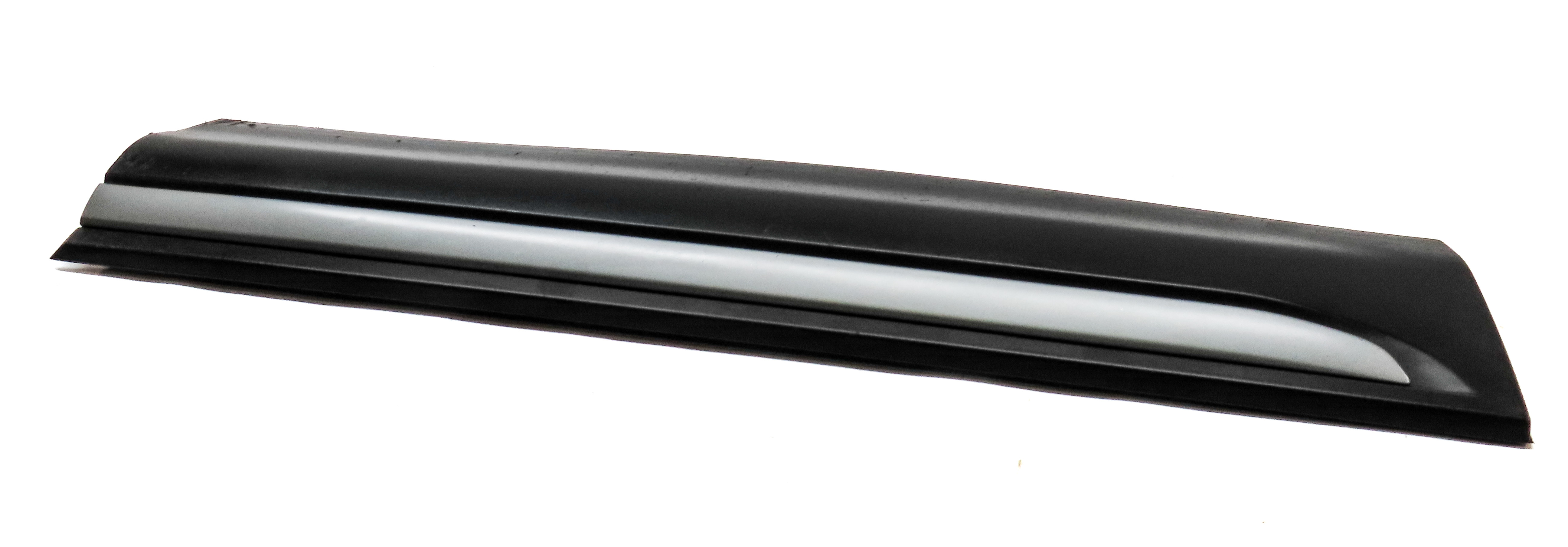12-19 RANGE ROVER EVOQUE L538 FRONT LEFT DRIVER EXTERIOR LOWER DOOR TRIM — exact item pictured